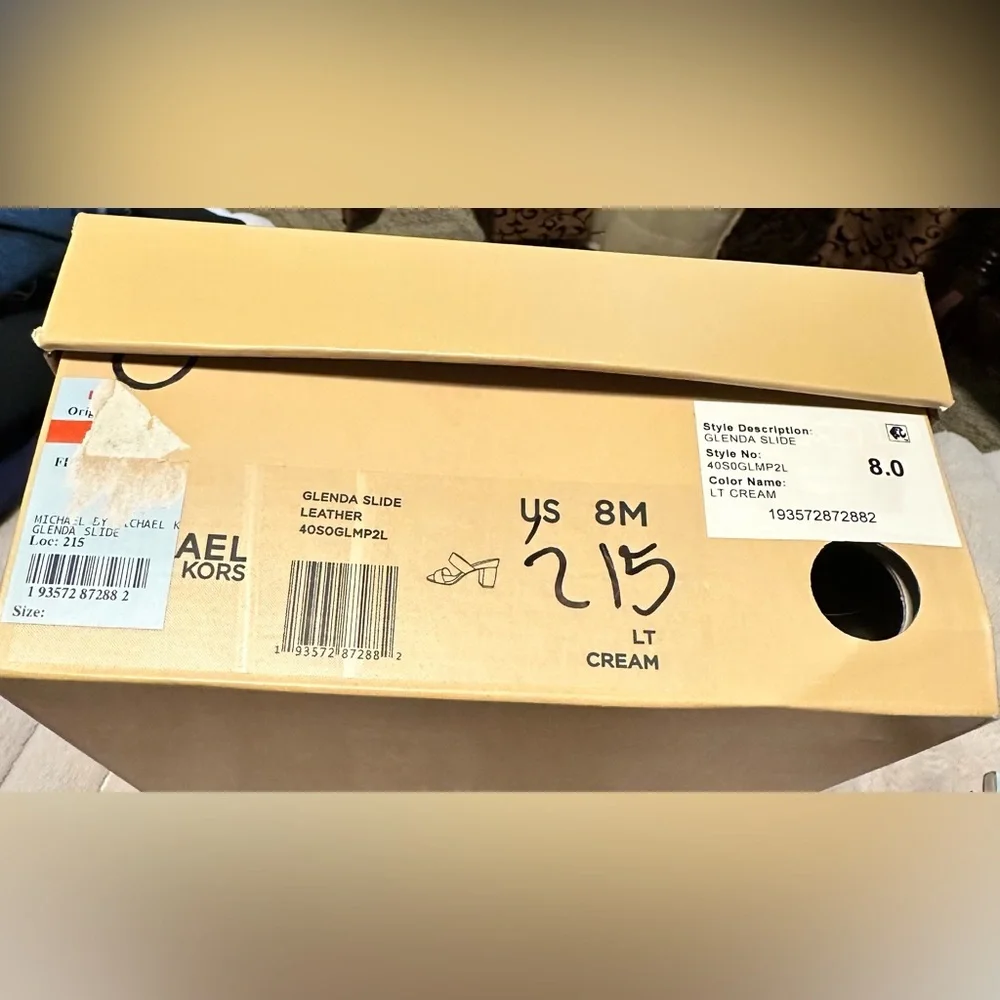 Michael Kors Glenda Slide - Picture 8 of 9